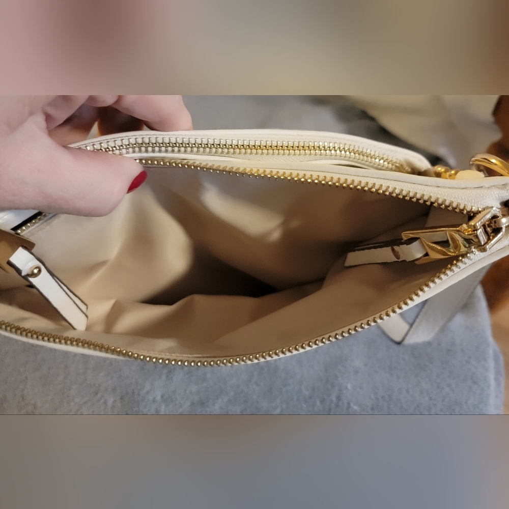 NWOT-Gorgeous- INC International Concepts Leather Shoulder Bag W/gold Studs - Picture 8 of 12